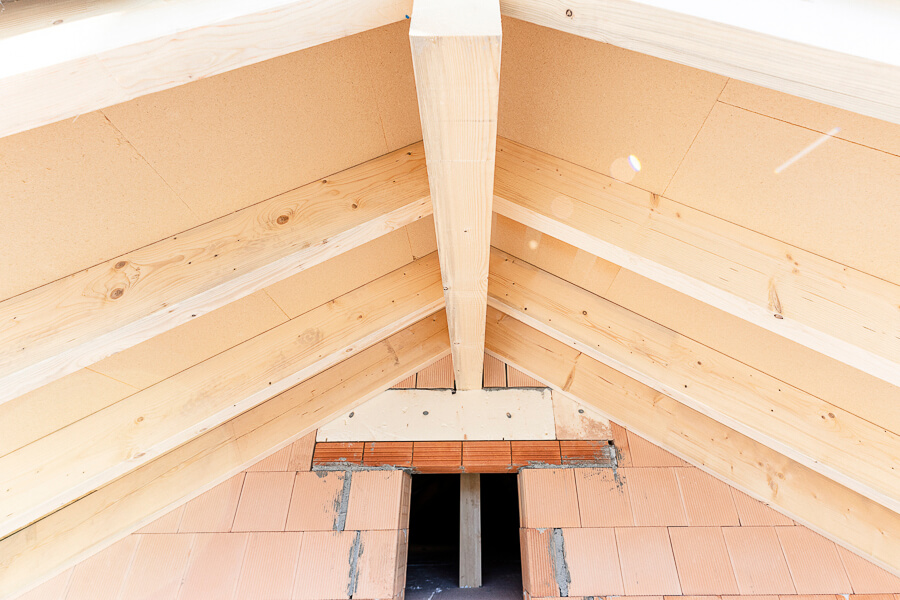 Dacharbeiten im Bibertal, Günzburg, Neu-Ulm und Weißenhorn macht man mit Zimmerei-Holzbau Schirßner - die perfekte Lösung. Rufen Sie an: 08226 868641 